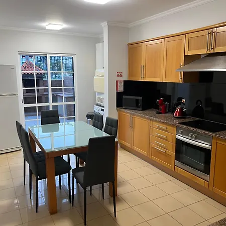 Дом отдыха Maribel's Place